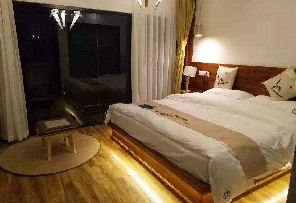 Wanghu Inn Comfy Double Room