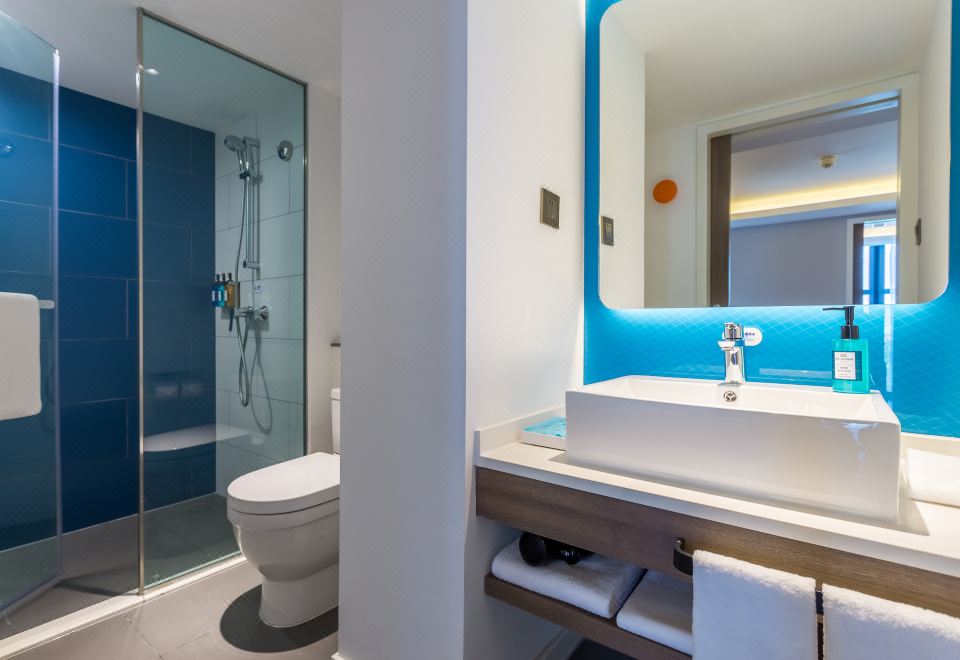 高级房大床 城市景观