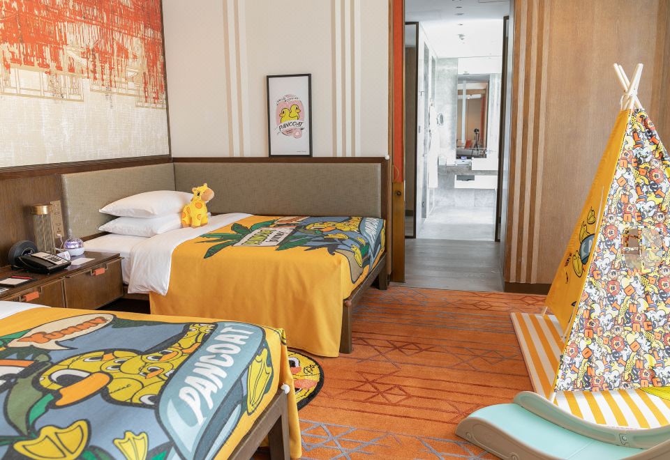 Grand Hyatt XianB.Duck Theme Family Deluxe Twin Room