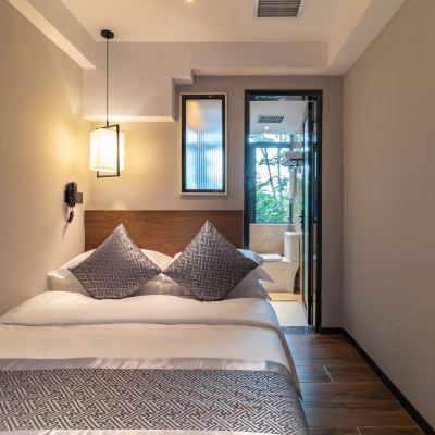 玲瓏大床房（舒睡好眠+雙層隔音玻璃） 旭爾皇飯店（廈門SM城市廣場高崎國際機場店）優惠