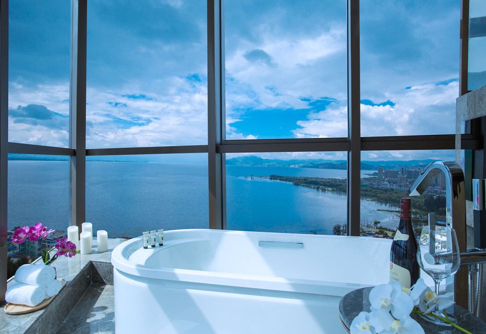 Dali International HotelYingxi Tower Sea-View Suite