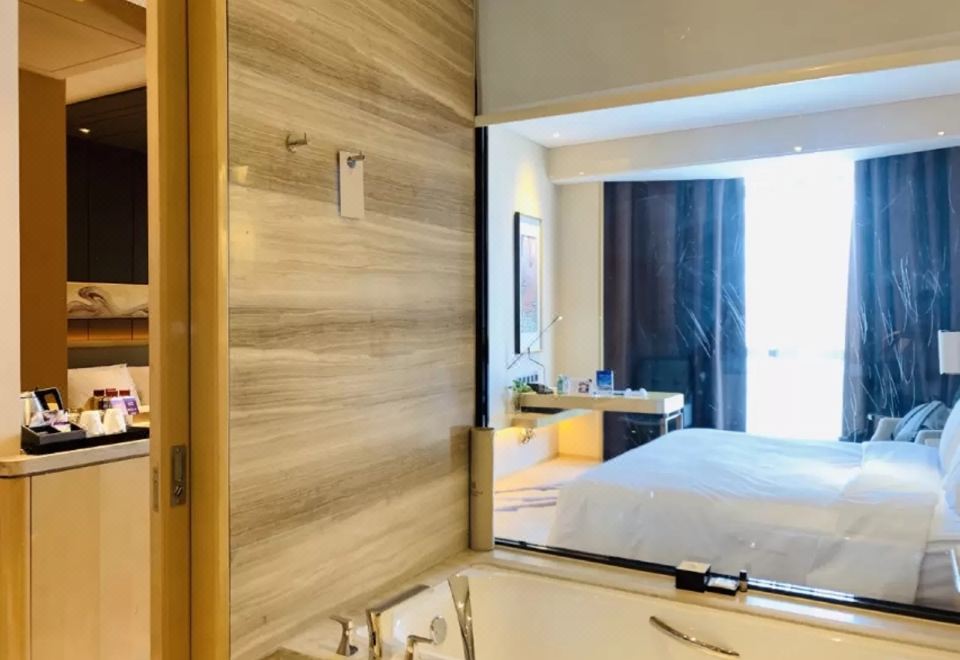 豪華大床房（CBD街景）