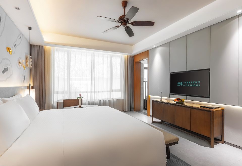 跃层二居室泳池套房（二室一厅+浴缸）