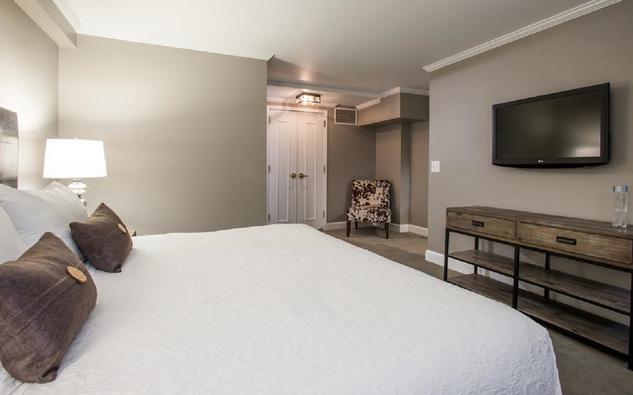 尊贵大床复式房