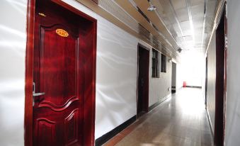 Qujing Cool Point Boutique Hotel - Housity