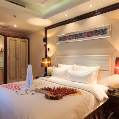 觀景尊享大床房【深睡級床品+高定床墊+護頸乳膠枕】 華隆麗都精品酒店（輝縣共城大道店）優惠