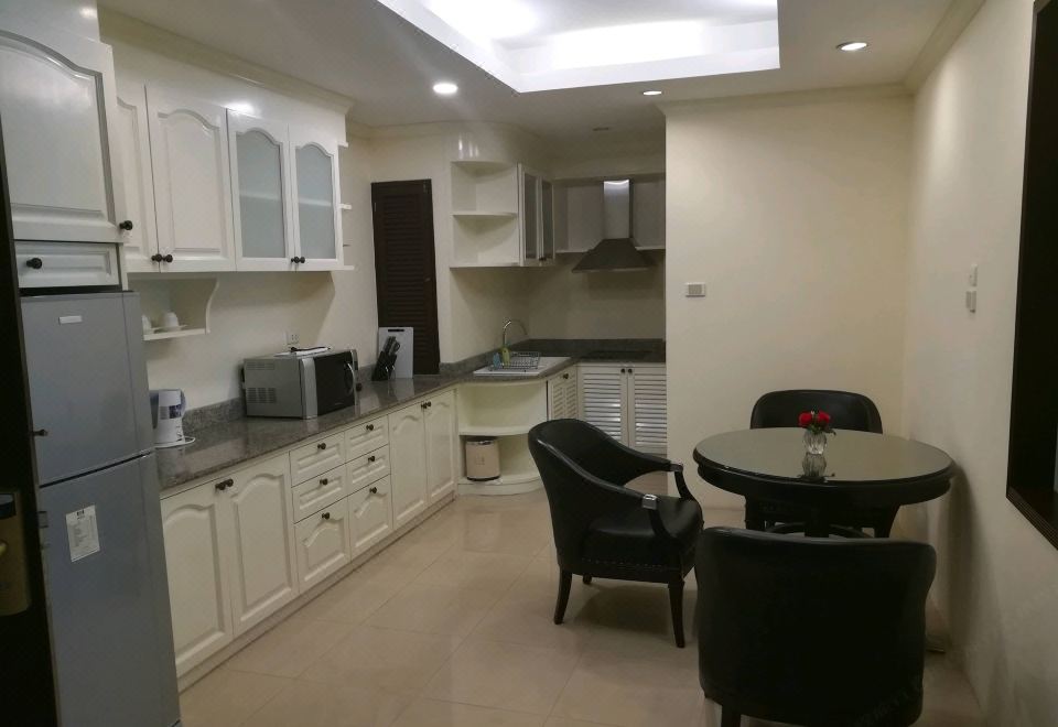 LK Royal SuiteOne Bedroom Suite with Jacuzzi