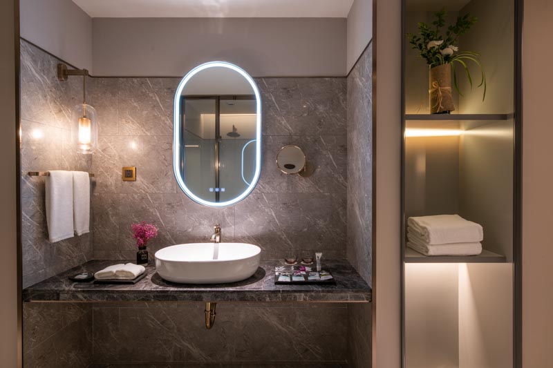 豪华双床房（落地窗+小冰箱+投屏电视）