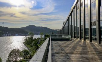 Hilton Ningbo Dongqian Lake