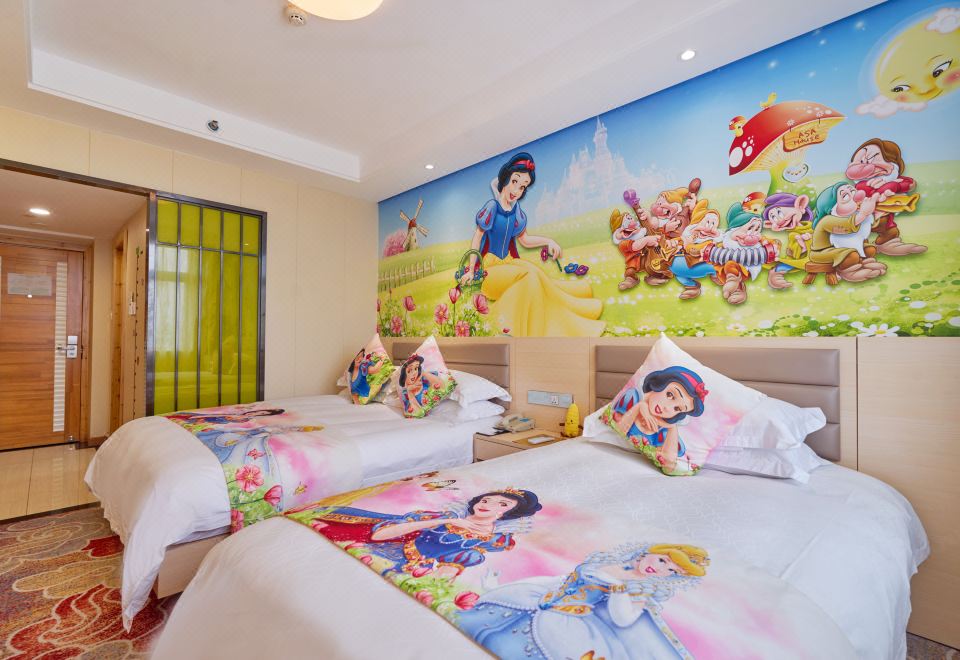 Huangshan BaiYun HotelCartoon Superior Family Friendly Room (2 beds) (Area b)
