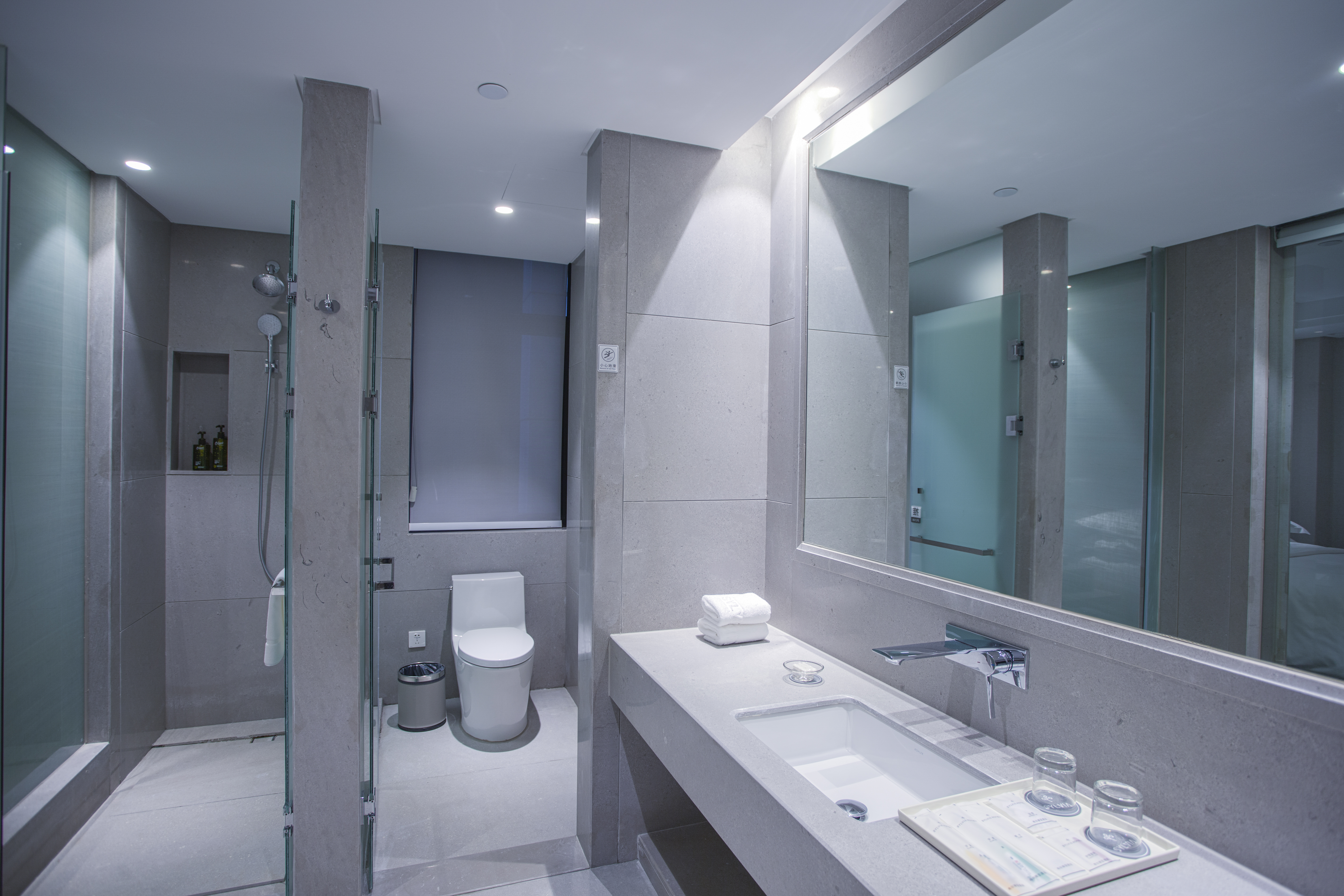 Sylvia Hotel豪华海景大床房（地暖）