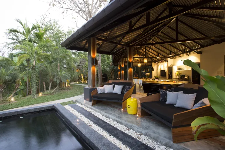 6 Bedroom Luxury Villa  (12 Pax)
