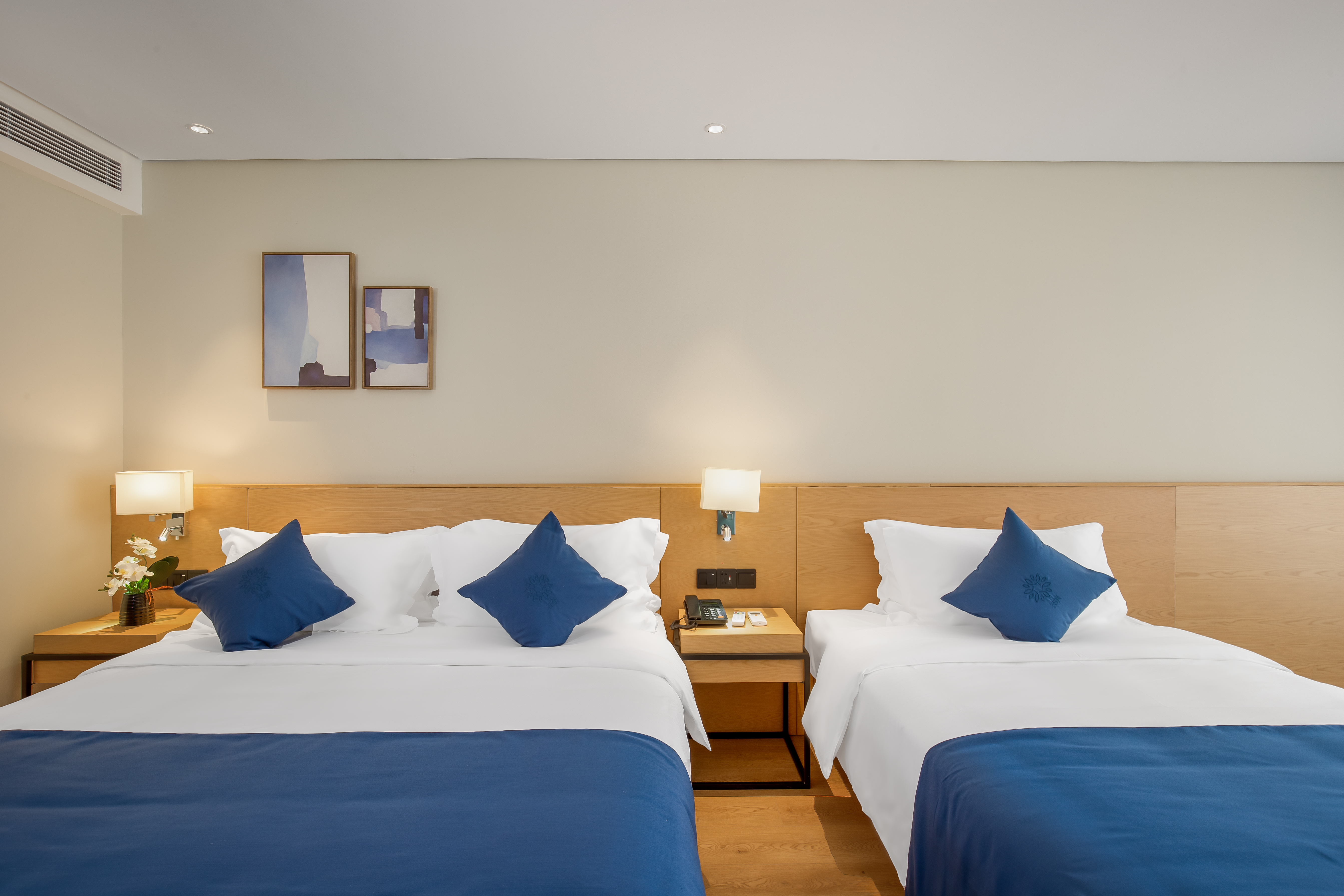 Floral Hotel · Memorize Scene Yangshuo West Street hotel亲子家庭套房『山景+休闲沙发』