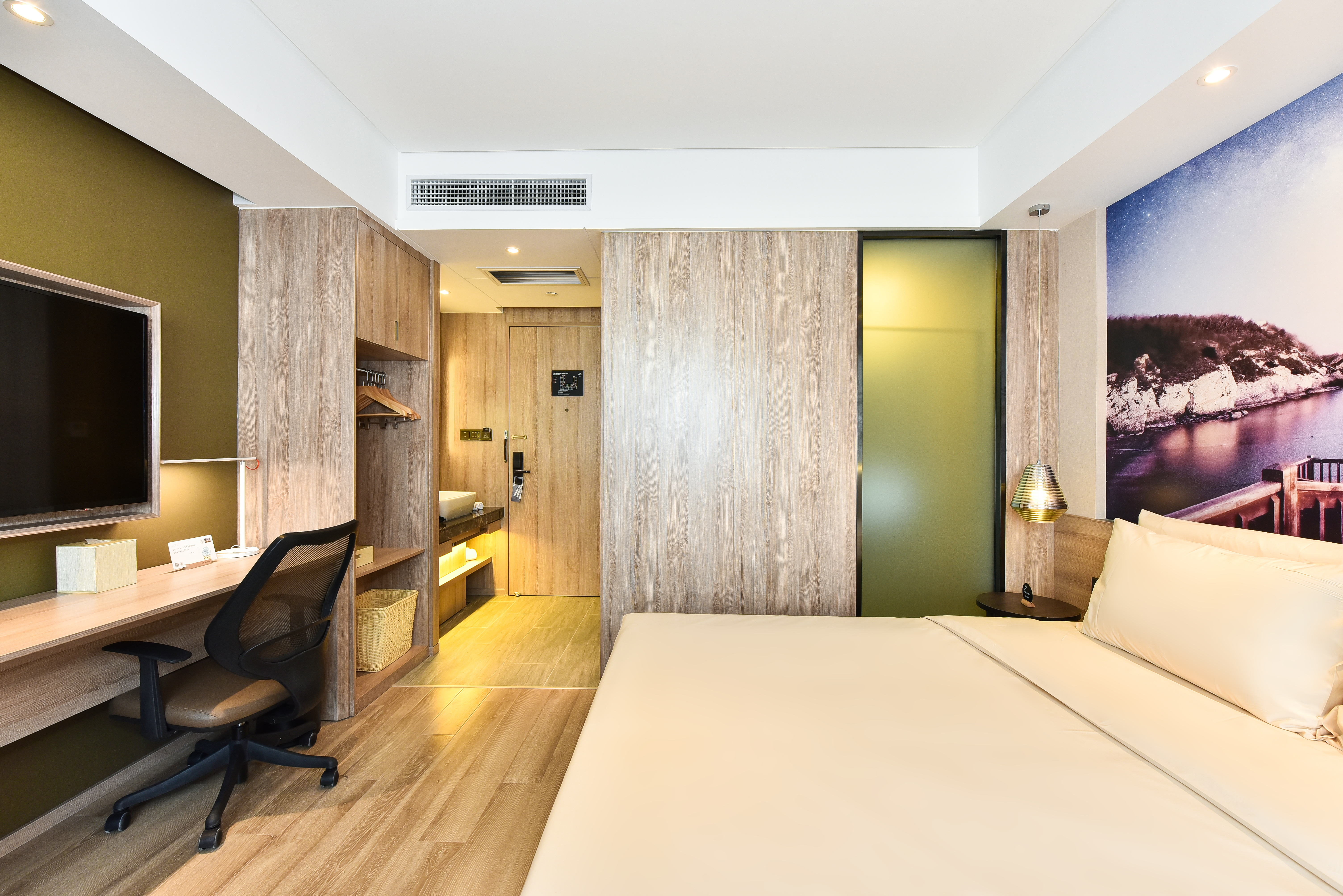 行政大床房（榻榻米+茶台+手机投屏）