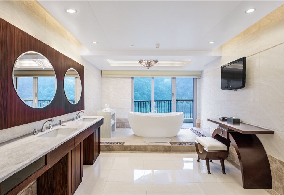 高級行政套房?奢華江景景觀&超大弧形180°陽臺