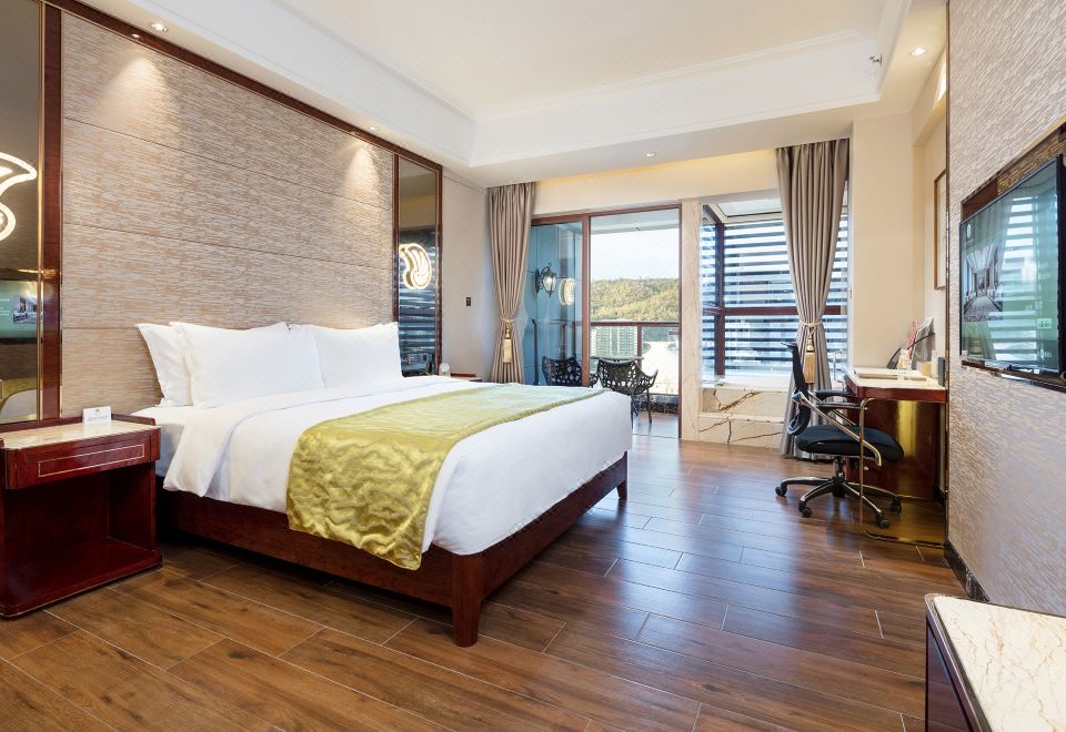 Deluxe Smart Room - With View (Double Bed) (Bathtub, Balcony)