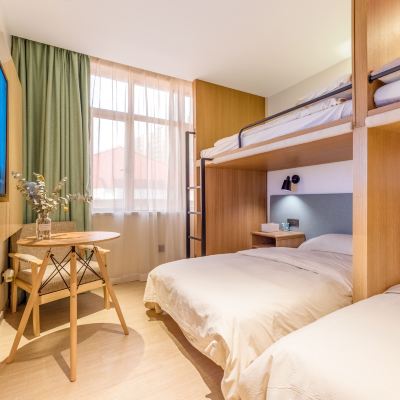 陽光四人間（四張床+瓶裝水+耳塞） 千峋飯店（上海威寧路地鐵站店）優惠