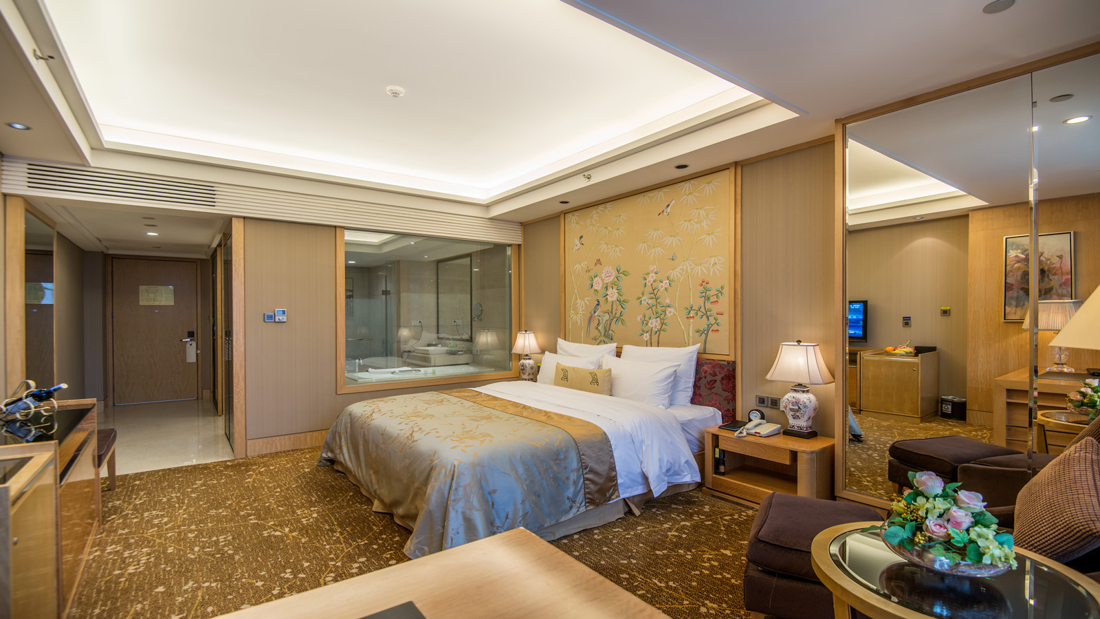 主楼豪华大床房