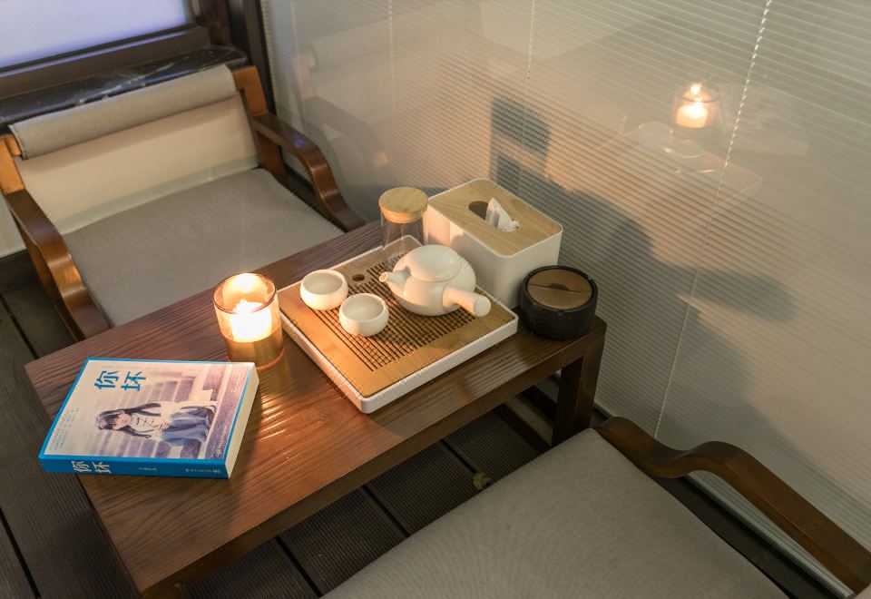 月滿軒窗·弦思大床房「巨幕投影·智能茶臺」