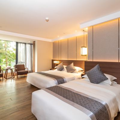 湖景家庭房（公園湖景+雙層隔音玻璃落地窗） 旭爾皇飯店（廈門SM城市廣場高崎國際機場店）優惠