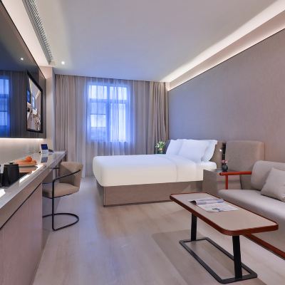 商務大床房（投屏電視+冰箱+智能客控） 桔子水晶上海虹橋金滙路飯店優惠