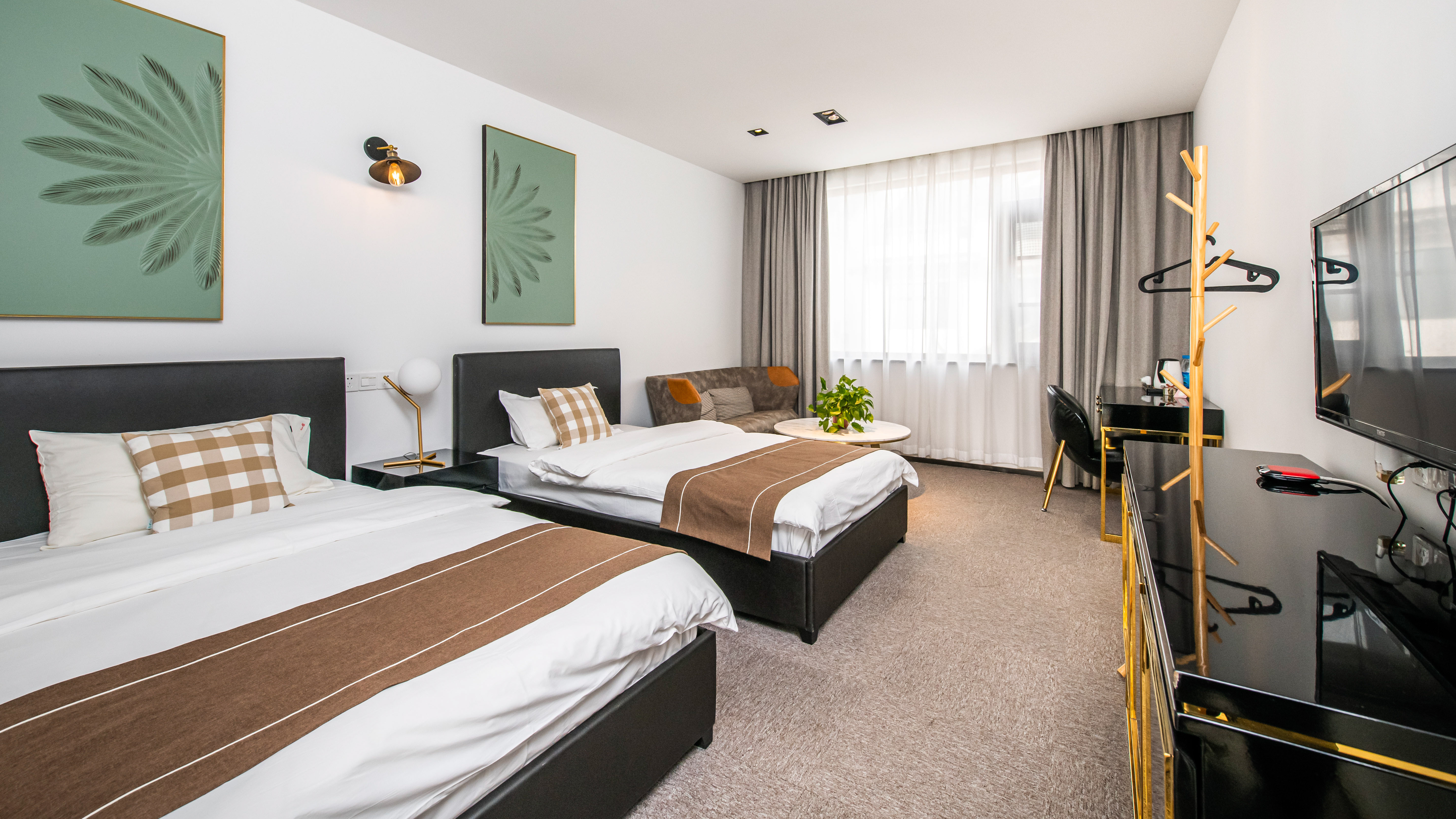 沉香文艺双床房【舒软沙发+办公桌椅+乾湿分离】