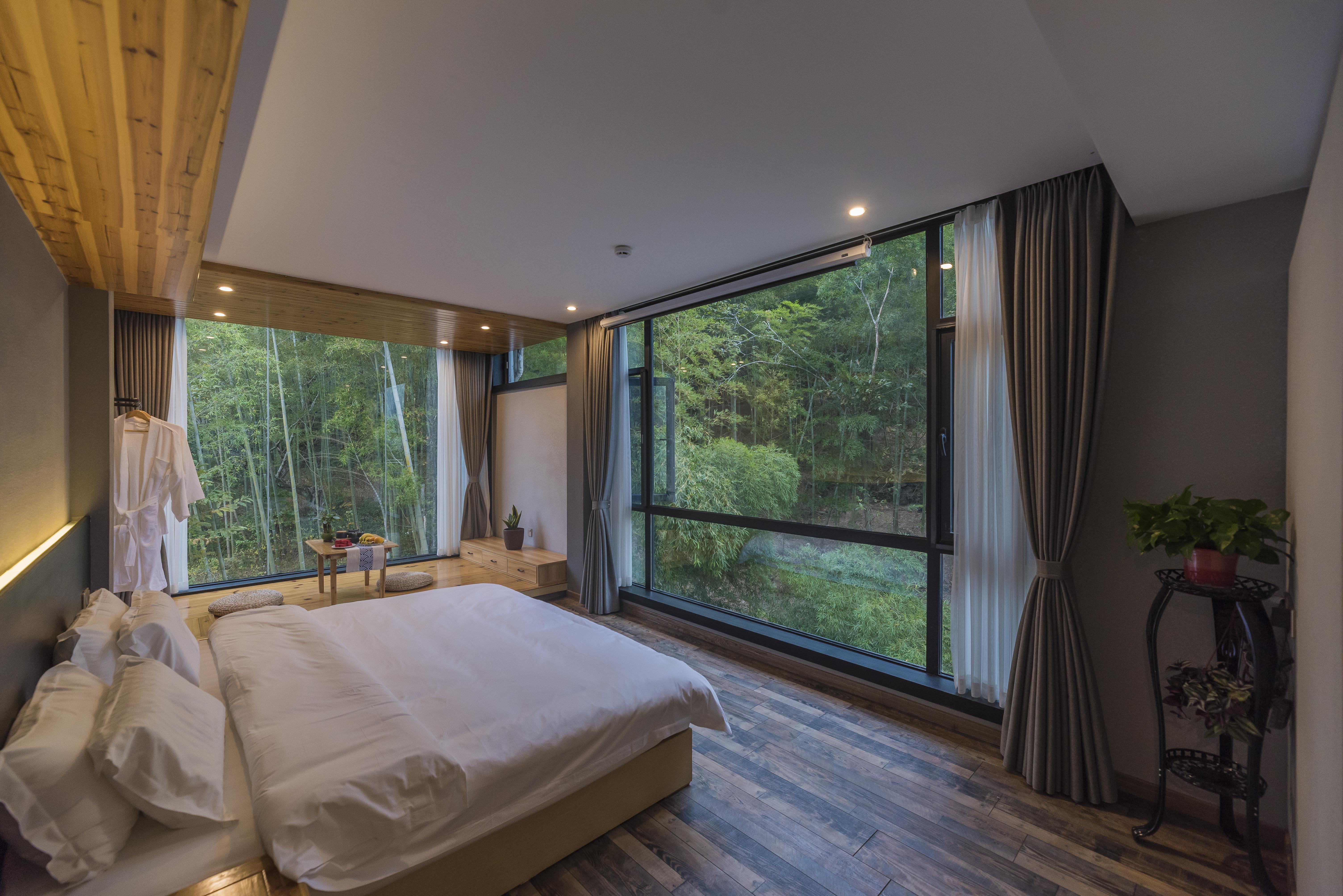 听竹·竹林山景豪华大床房（榻榻米茶台）