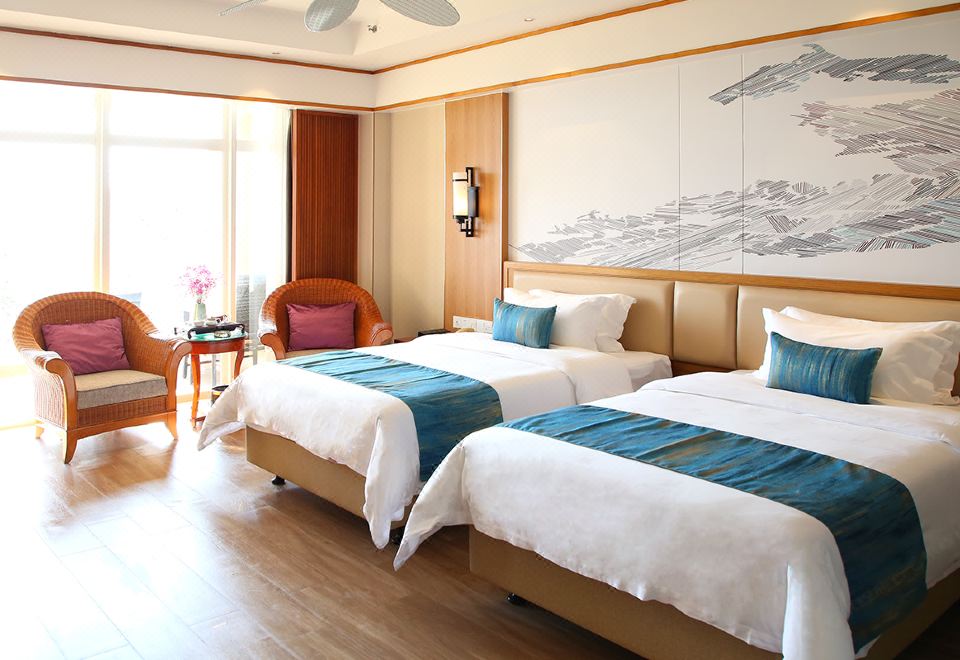 阳台观景双床房（远瞰半海半景）