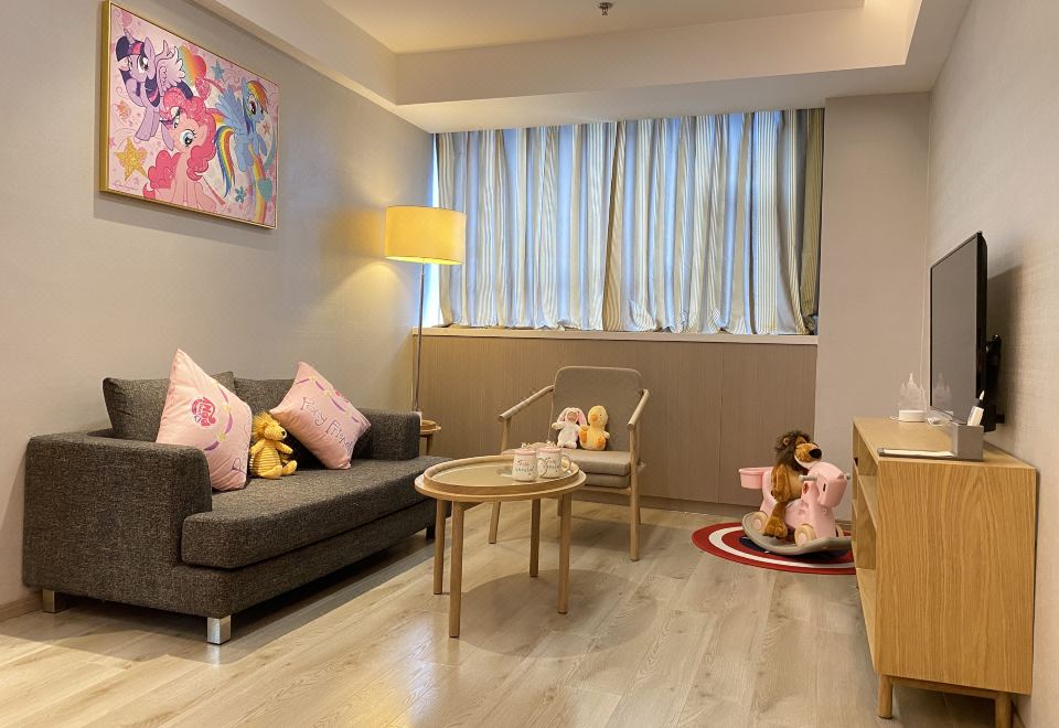 Sunshine City Tsuen Wan Hotel (Xi'an Hi-tech Dadu Dian Shop)Exclusive Dream Bubble Family Room, 2-Bedroom (Cooking Allowed + With Tub)