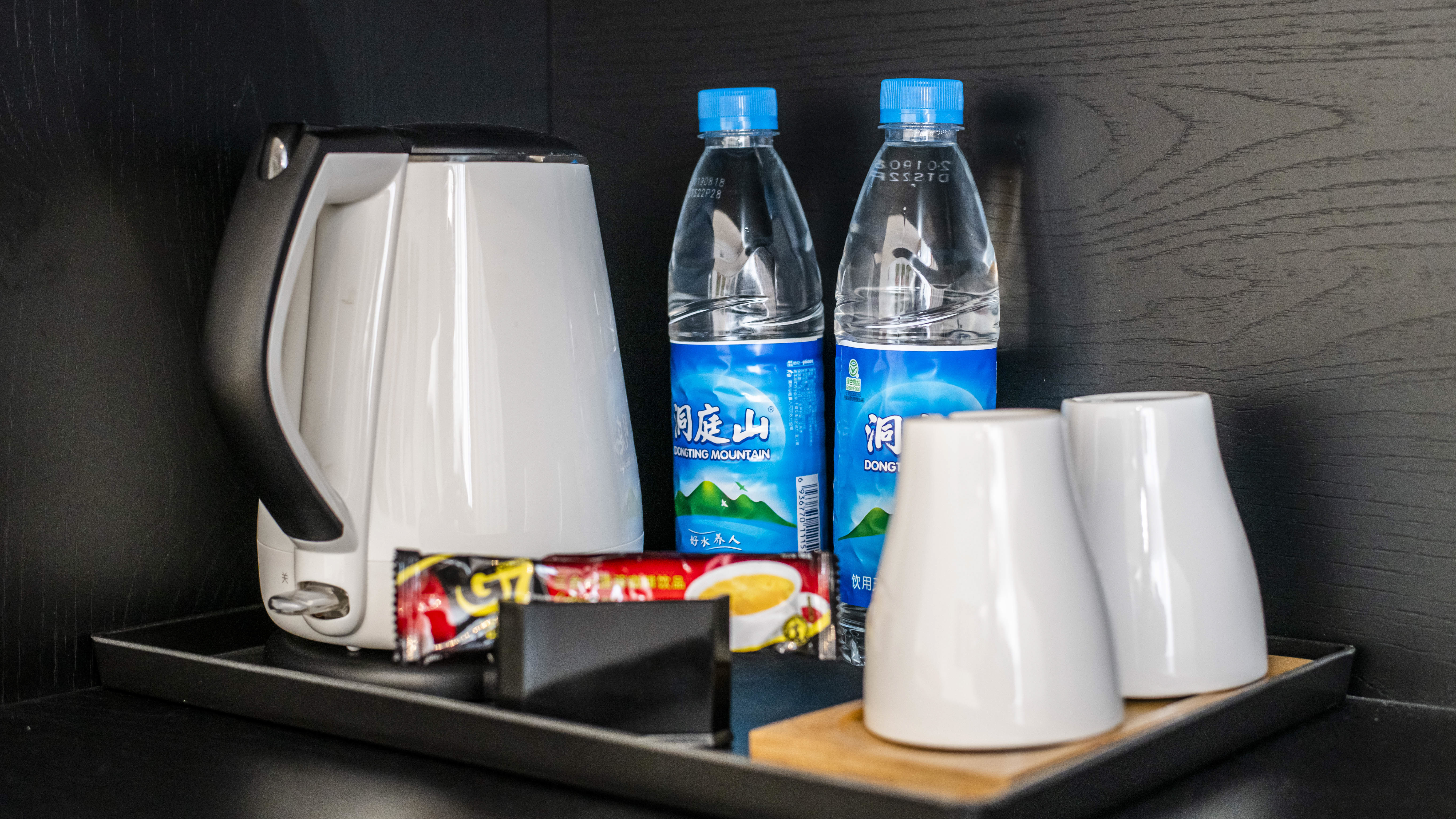 沉香文艺双床房【舒软沙发+办公桌椅+乾湿分离】