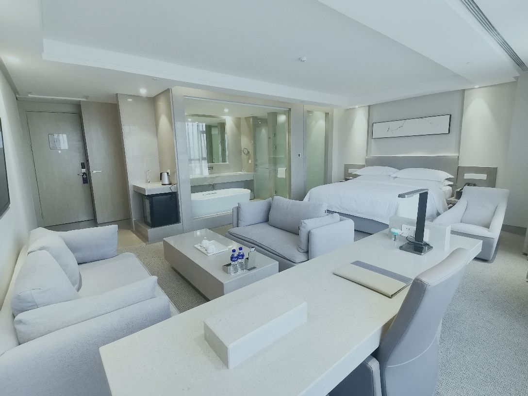 Sylvia Hotel豪华海景大床房（地暖）