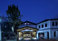 Taoshe Resort Hotel (People's Square Taoyangli Scenic Area Branch) Hotels in 