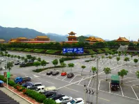 Banxia Inn (Hengdian Mingqing West Road) فنادق في دونغ يانغ