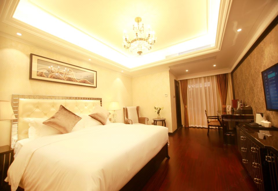 行政大床房（乳胶床垫+阳台+晾衣杆+小冰箱）