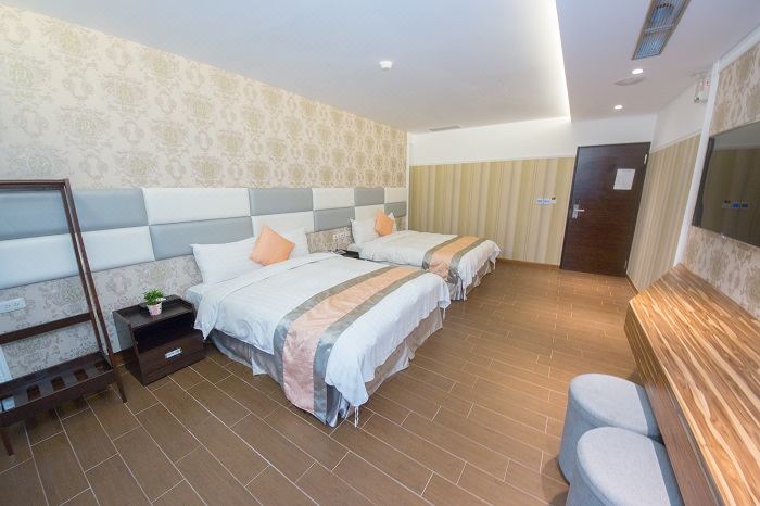 Deluxe Family Room