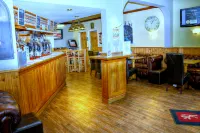 Lion Hotel & Studio Apartments