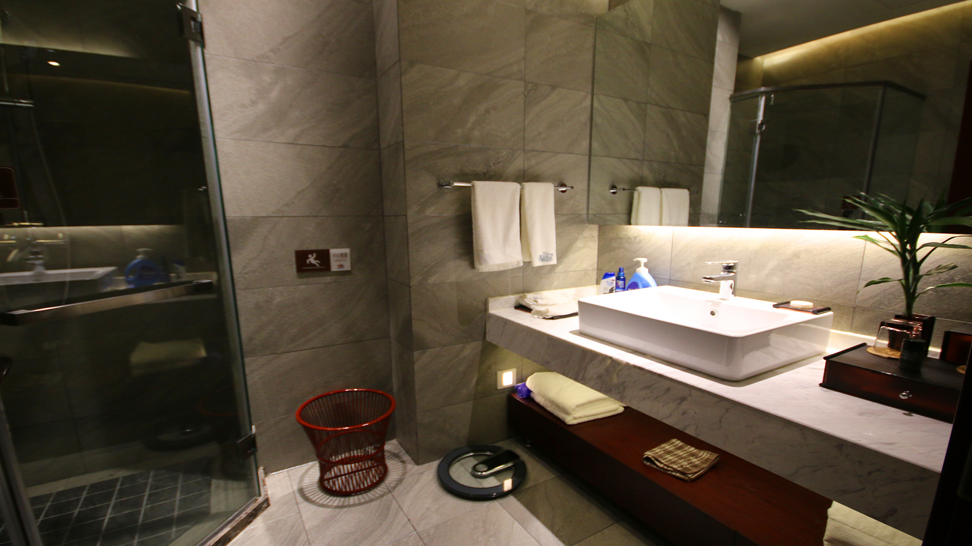 御河觀景大床房丨河景