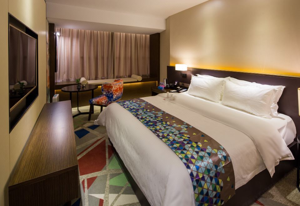 品質景觀大床房（180°正湖景+小冰箱+電動窗簾）