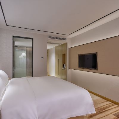 特價大床房<空氣凈化+雙層隔音+舒眠零壓床墊+親膚布草 梵鉑（廣州白雲機場體驗店）優惠