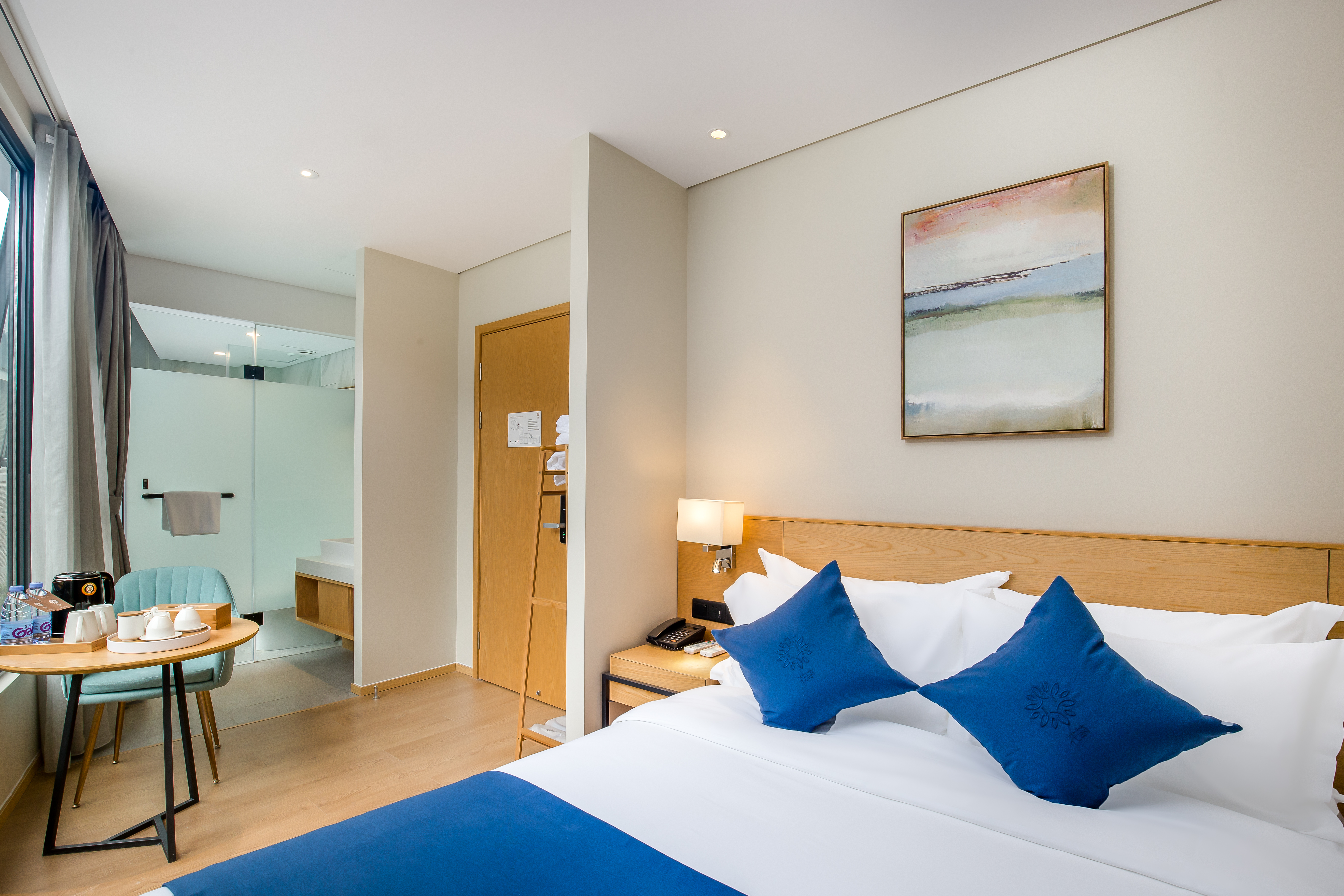 Floral Hotel · Memorize Scene Yangshuo West Street hotel精选大床房『乾湿分离』