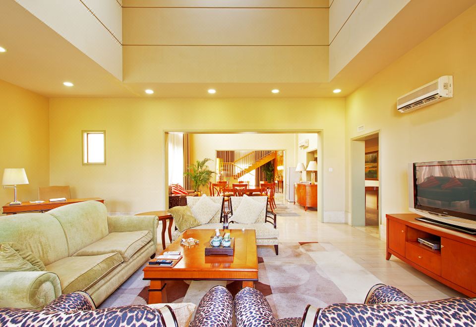 地中海溫泉別墅四房（含私家湯池）