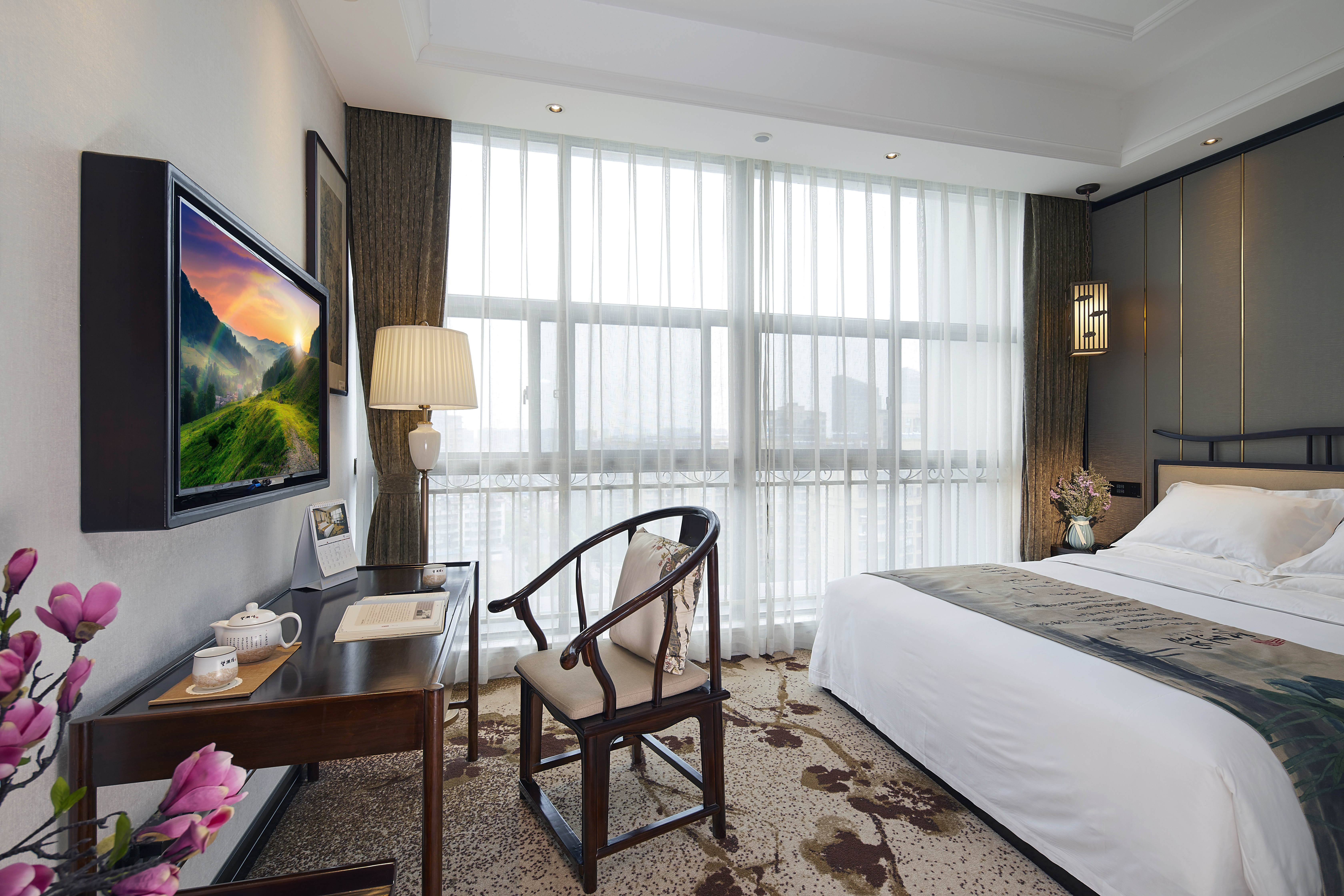 人月初见高级大床房