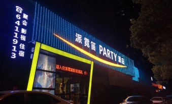 Pai'nidi Party Hotel