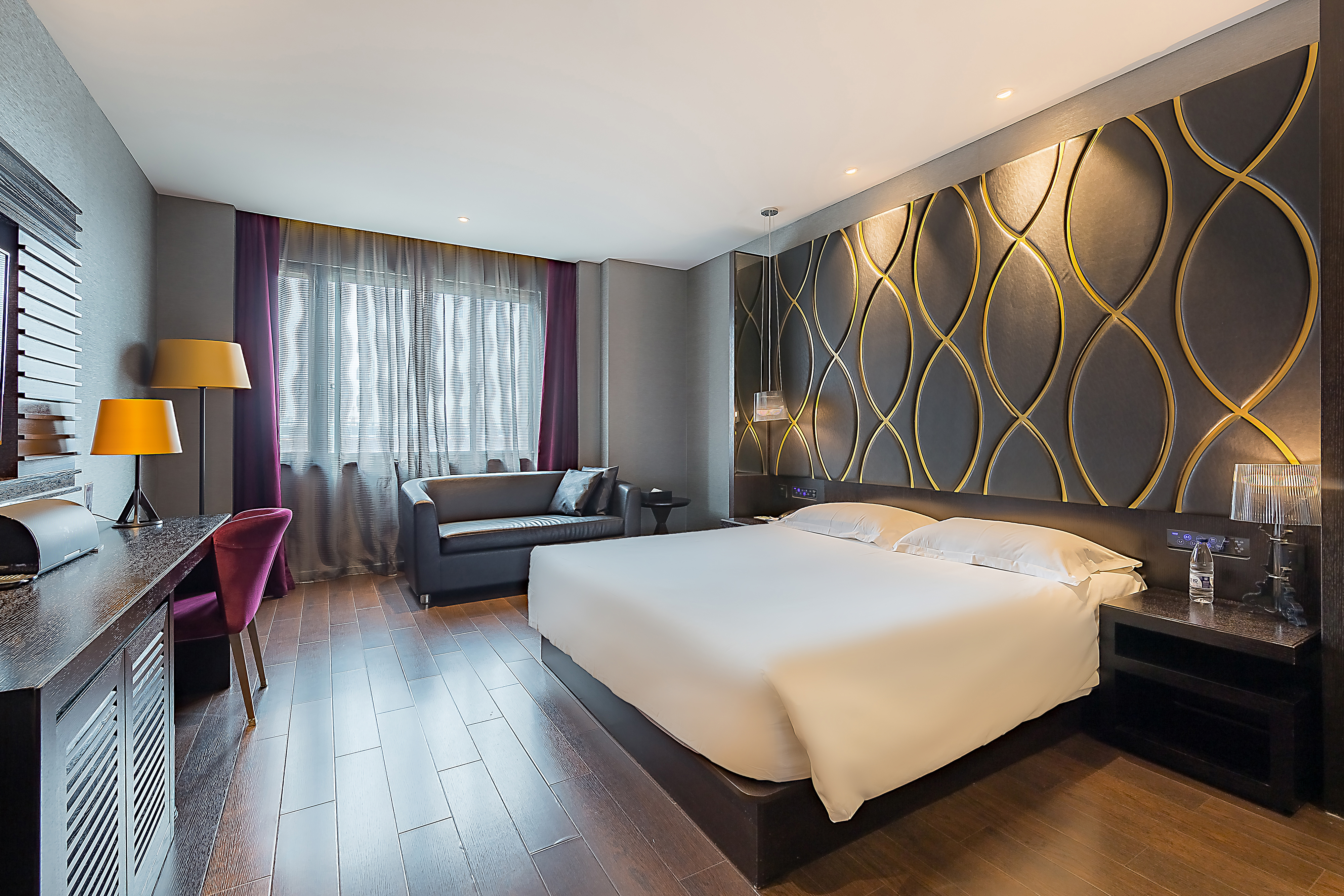 金色庄园（电视投屏+小冰箱）