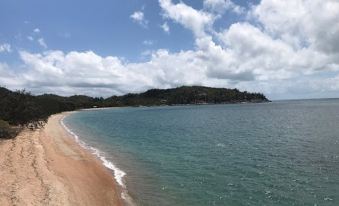 Absolute Waterfront Magnetic Island