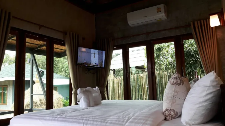 ห้องดีลักซ์ เตียงใหญ่ 1 เตียง