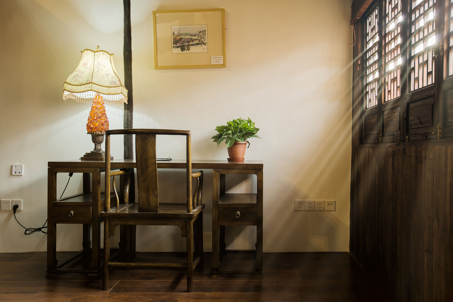 临河独栋·三卧一庭院江南庭院（73号）（绝美雕花床+超大榻榻米+独立厨房）