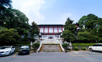 Linquan Hotel