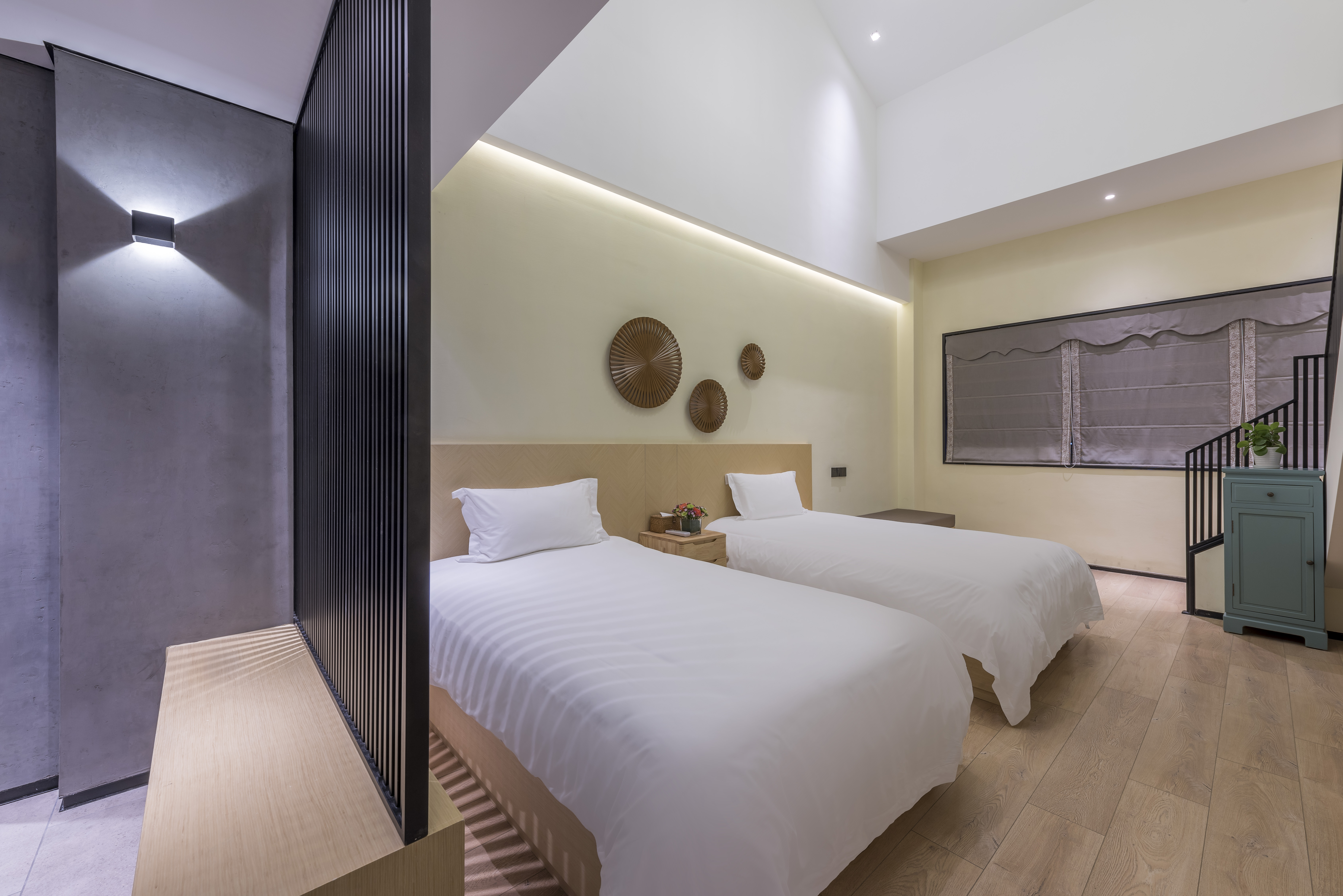 轻奢loft家庭套房