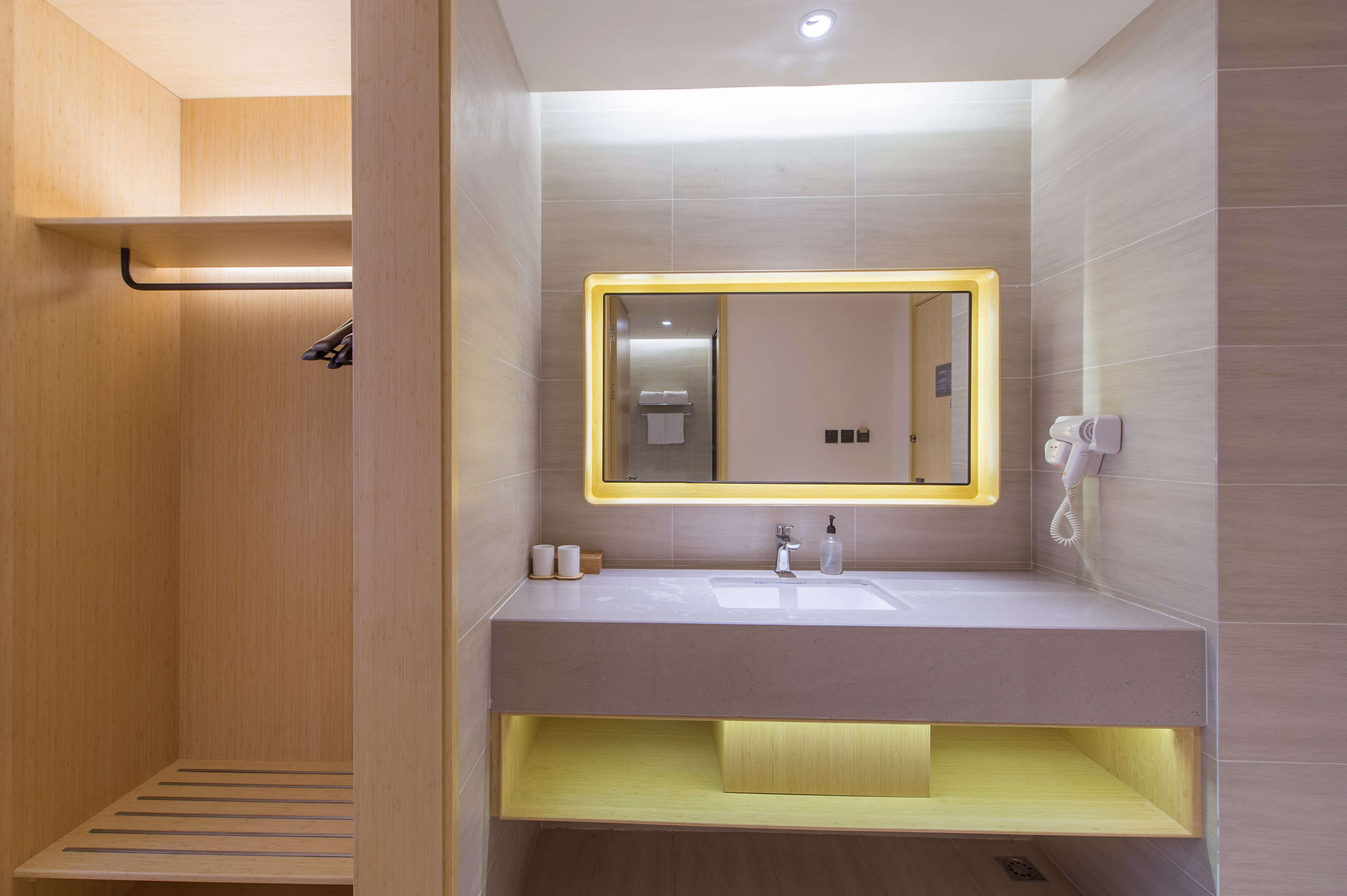 商务双床房（金可儿床垫+记忆枕+电视投屏）